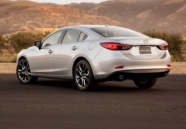 Mazda 6 giảm giá mạnh