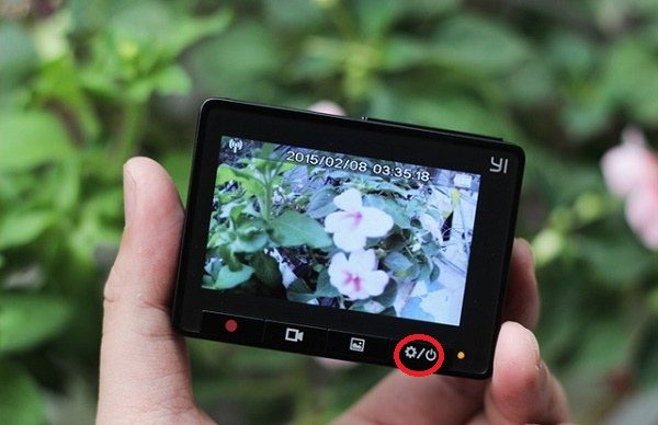 Vị trí nút nguồn camera hành trình Xiaomi